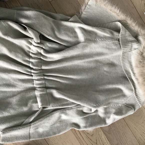 Banana Republic Cardigan - Picture 4 of 6